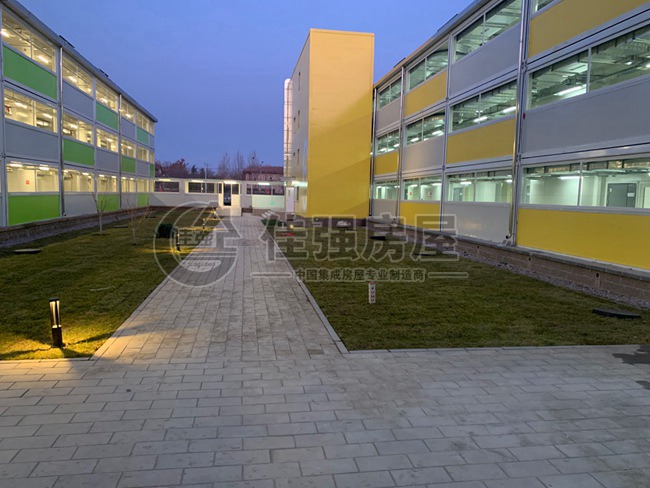 北京小湯山打包箱式房建設(shè)現(xiàn)場