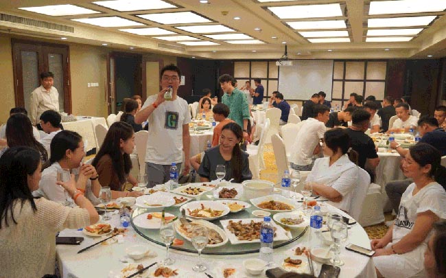 佳強打包箱式房廠家團建 佳強打包箱式房廠家團建